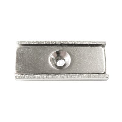 Магнитное крепление прямоугольник  10х13,5х5 с зенковкой 3,3/6,5